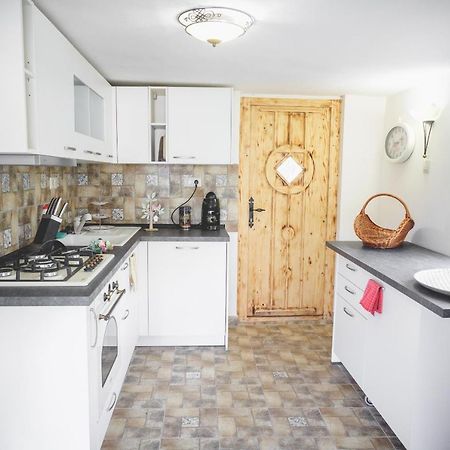 Jurta Debrecen Hotel Bagian luar foto