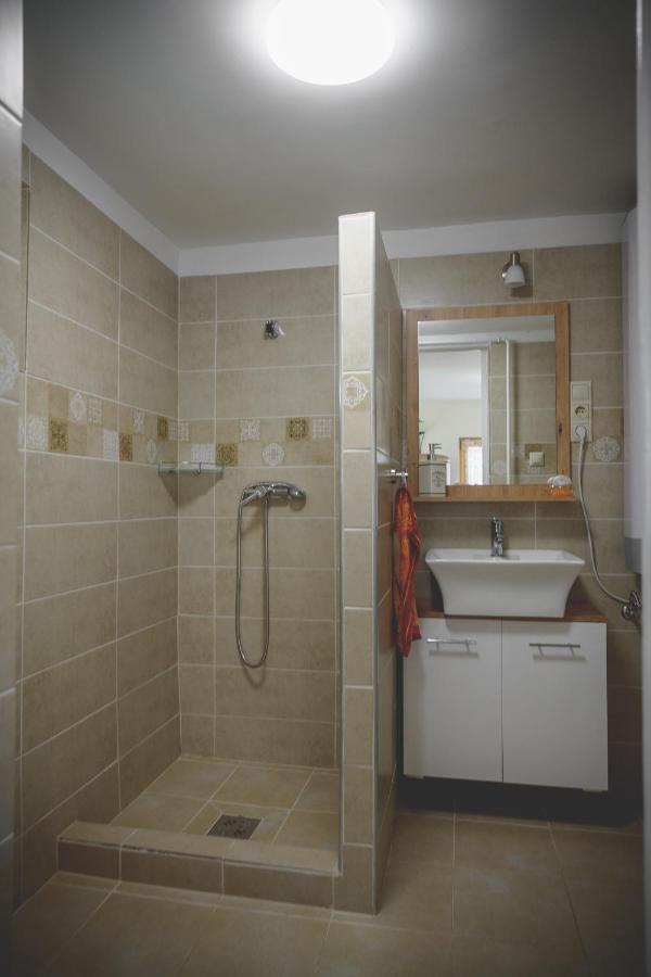 Jurta Debrecen Hotel Bagian luar foto
