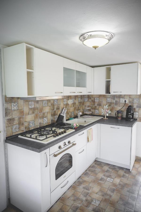 Jurta Debrecen Hotel Bagian luar foto